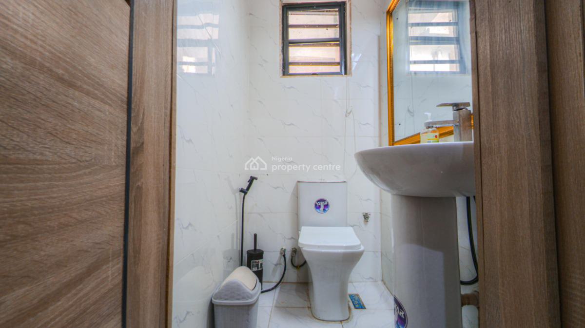 Three Bedrooms Apartment ( Parties Allowed), Off Freedom Way, Lekki Phase 1, Lekki, Lagos, Flat / Apartment Short Let