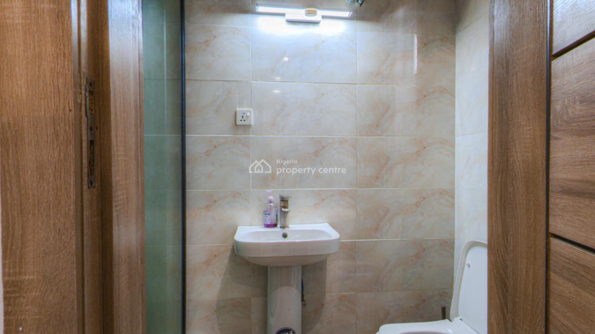 Three Bedrooms Apartment ( Parties Allowed), Off Freedom Way, Lekki Phase 1, Lekki, Lagos, Flat / Apartment Short Let