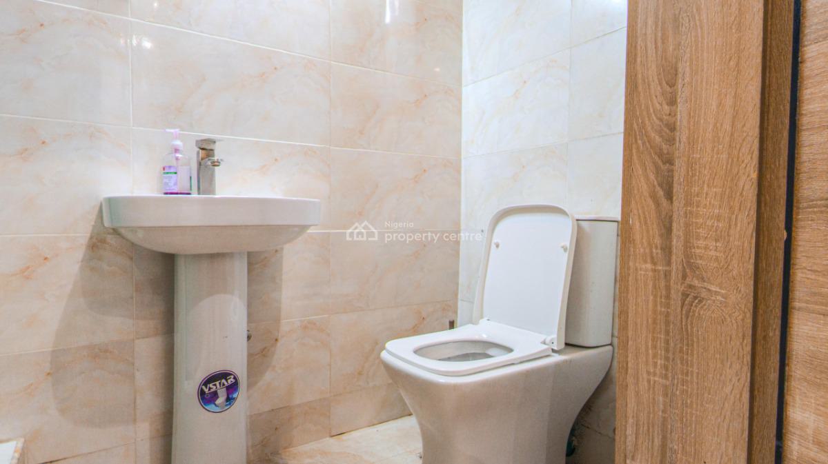Three Bedrooms Apartment ( Parties Allowed), Off Freedom Way, Lekki Phase 1, Lekki, Lagos, Flat / Apartment Short Let