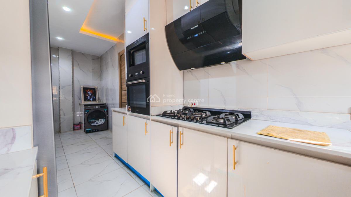 Three Bedrooms Apartment ( Parties Allowed), Off Freedom Way, Lekki Phase 1, Lekki, Lagos, Flat / Apartment Short Let