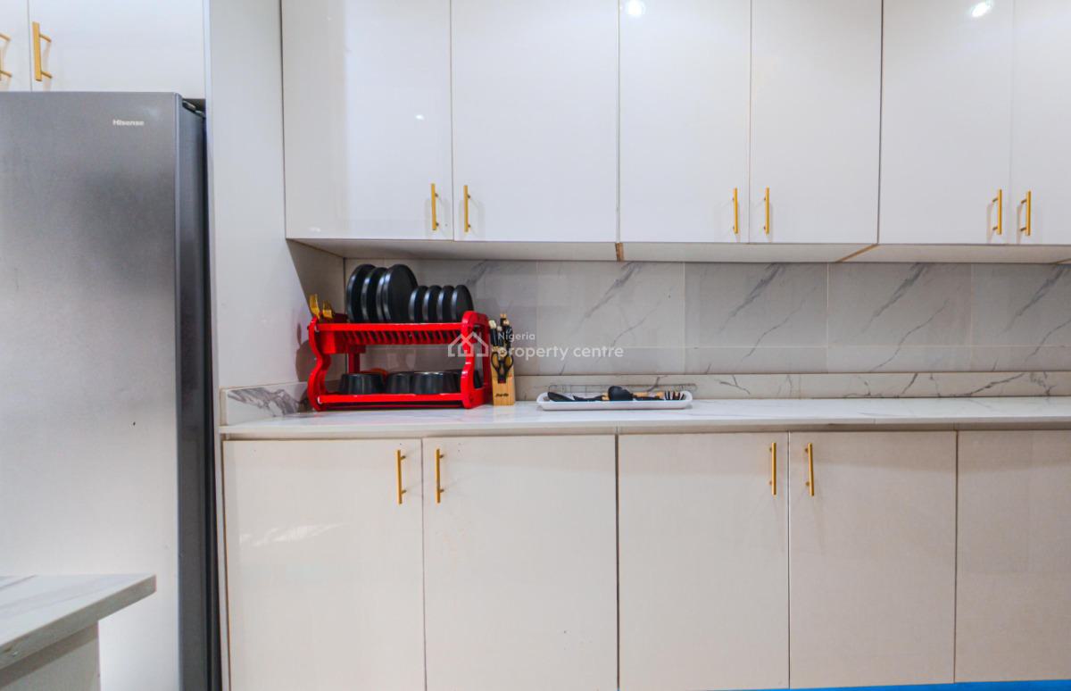 Three Bedrooms Apartment ( Parties Allowed), Off Freedom Way, Lekki Phase 1, Lekki, Lagos, Flat / Apartment Short Let