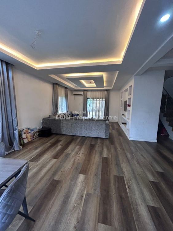 For Rent 4 Bedrooms Fully Detached With Bq, Chevron Drive, Lekki