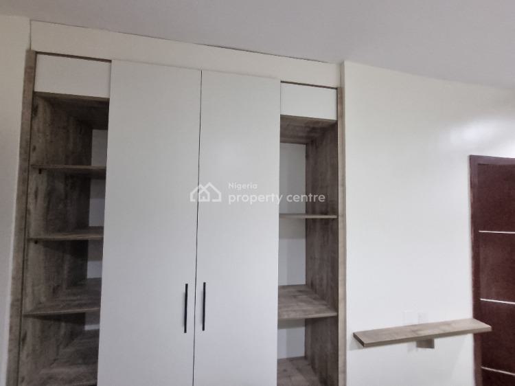 2 Bedroom Distressed Luxury Flat, Off Admiralty Way, Lekki Phase 1, Lekki, Lagos, Flat / Apartment for Sale