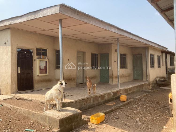 For Sale Farm House In 1500sqm, Alafia Street, Ibadan, Oyo Nigeria
