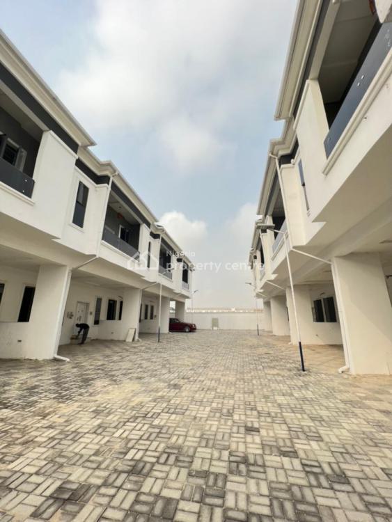 For Sale Luxury 4 Bedroom Terrace, Orchid Road, Lekki, Lagos 4 Beds