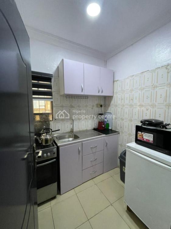 Luxury 2 Bedroom Apartment, 2minutes Drive From University of Lagos, Onike Roundabout, Yaba, Lagos, Flat / Apartment Short Let