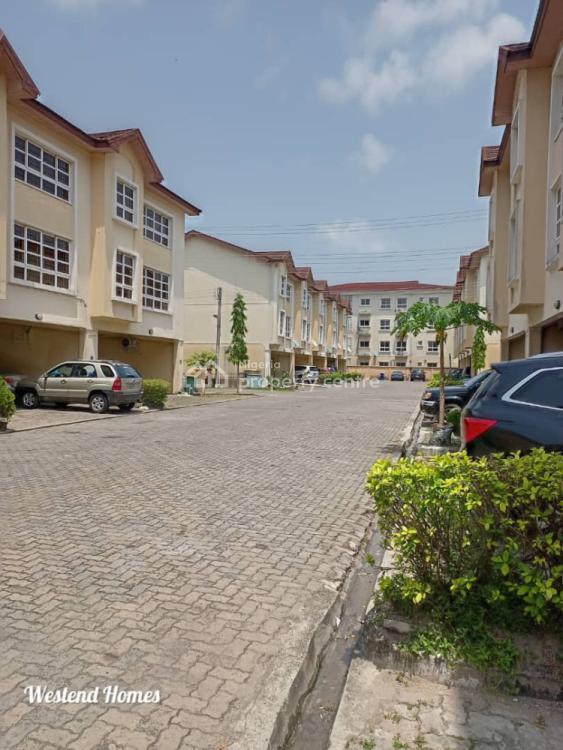 For Rent Perfect Studio Apartment With Own Kitchen, Bourdillon Court