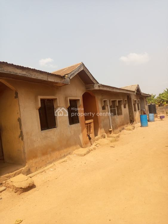 For Sale 8 Nos Room And Parlor Self Con On Full Plot, Unity Road