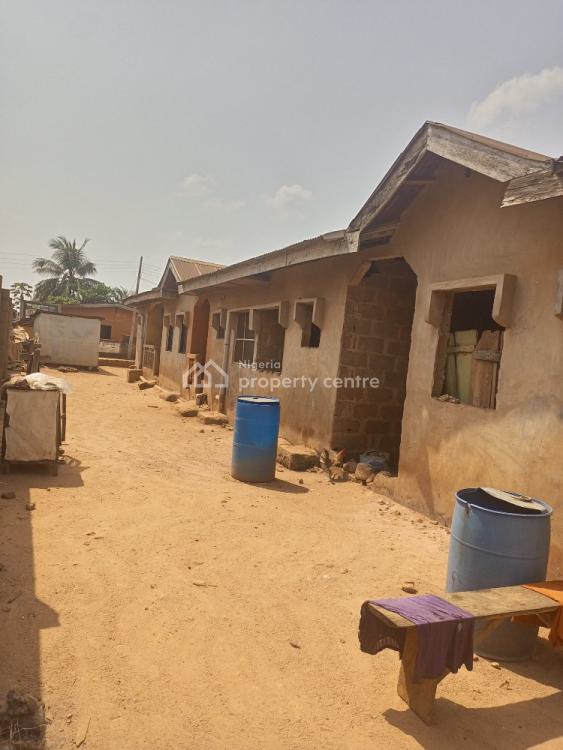 For Sale 8 Nos Room And Parlor Self Con On Full Plot, Unity Road