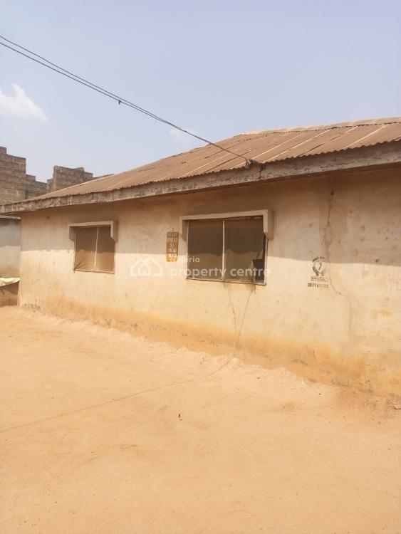 For Sale 8 Nos Room And Parlor Self Con On Full Plot, Unity Road