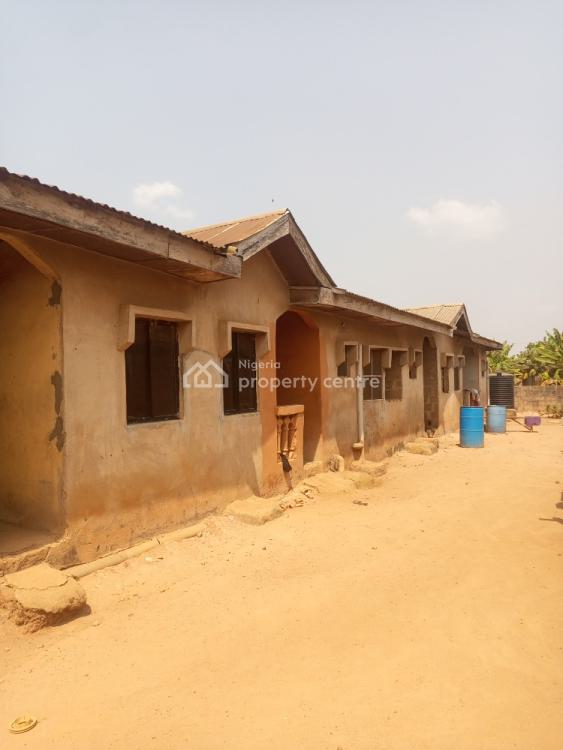 For Sale 8 Nos Room And Parlor Self Con On Full Plot, Unity Road