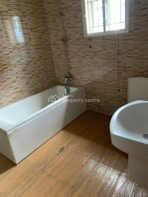 For Rent Massive Studio Room In A Shared Duplex With Pool And Bath Tub