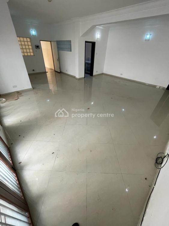 For Rent 3 Bedroom, Victoria Island (VI), Lagos 3 Beds, 3 Baths