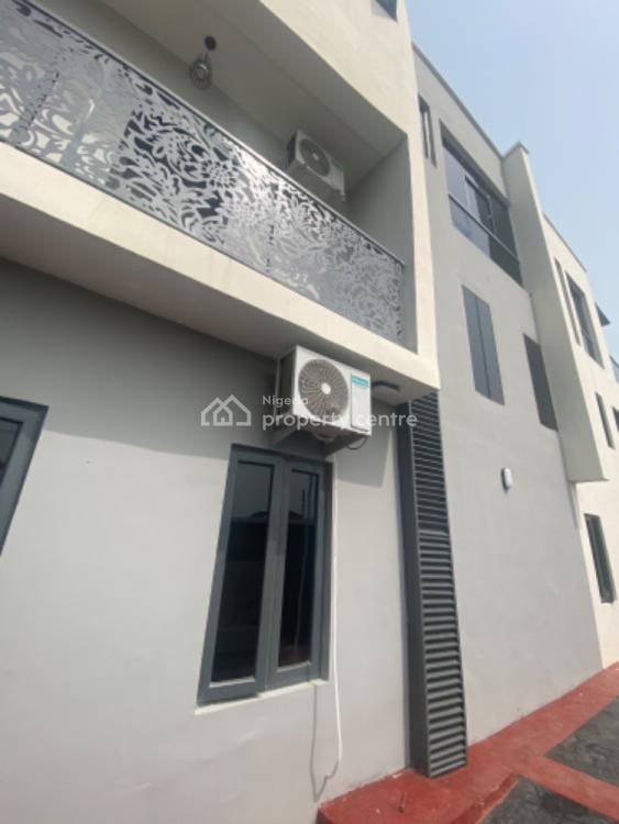 For Rent An Executive Two Bedroom Apartment, Peninsula Gardens Estate