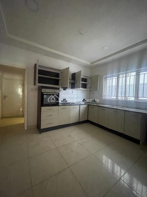 For Rent 3 Bedroom Flat + Bq, Oral Estate, Lekki, Lagos 3 Beds, 3