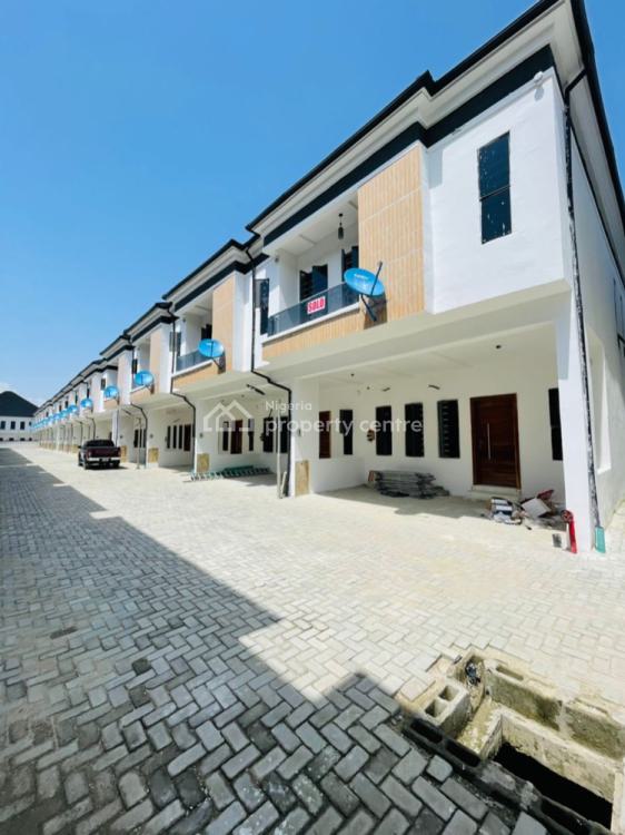 View of #2004 O# Duplex in Jardim Goiás | Next to a shopping mall