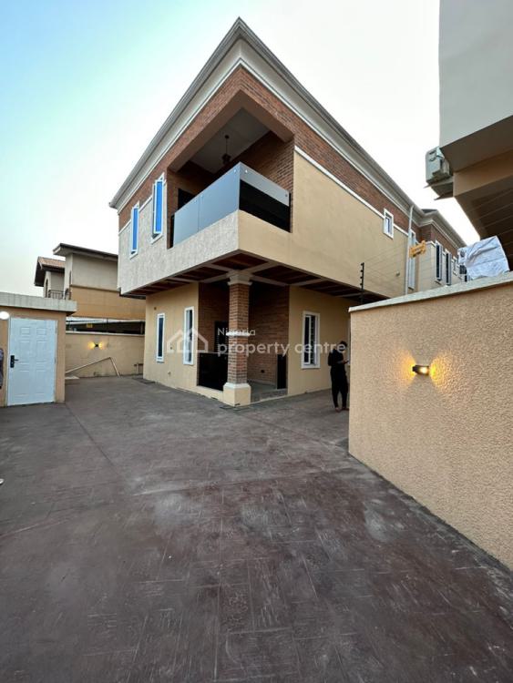For Sale 5 Bedroom Fully Detached, Magodo, Lagos 5 Beds, 5 Baths