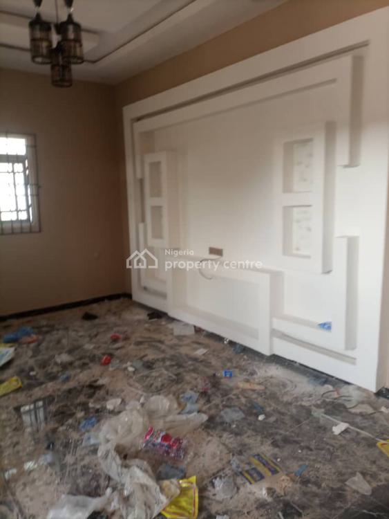 2 Bedroom, No 67 Pool Street Off Sapele Road Benin City, Benin, Oredo, Edo, Flat / Apartment for Rent