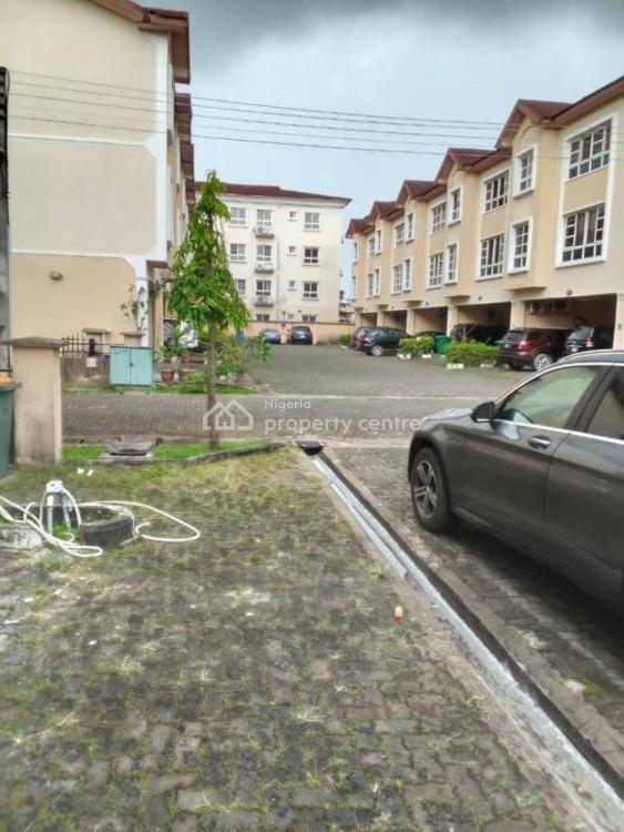 For Sale 5 Bedroom Terrace, Bourdillon Court Estate, Chevron, Lekki