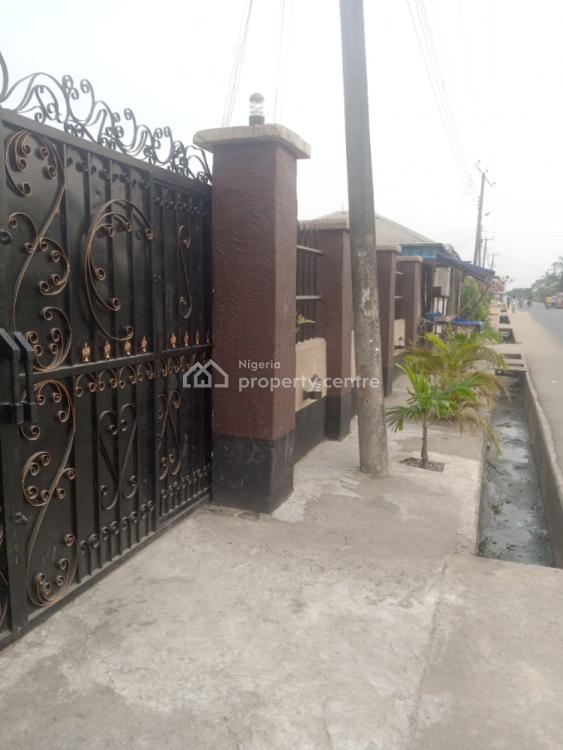 Standard and Well Located Three (3) Bedroom Flat, Along Aka Etinan Road, Uyo, Akwa Ibom, Flat / Apartment for Rent