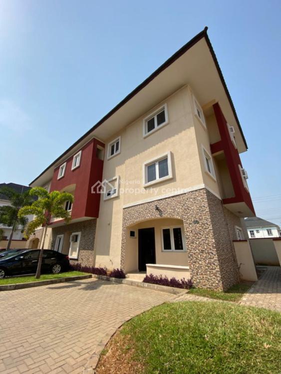 For Rent 3 Bedroom With Excellent Facilities, Bamidele Eletu Street Osapa London, Osapa, Lekki