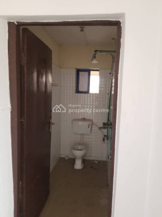 For Rent A Very Decent And Standard 3 Edrooms Flat, Obanikoro, Shomolu