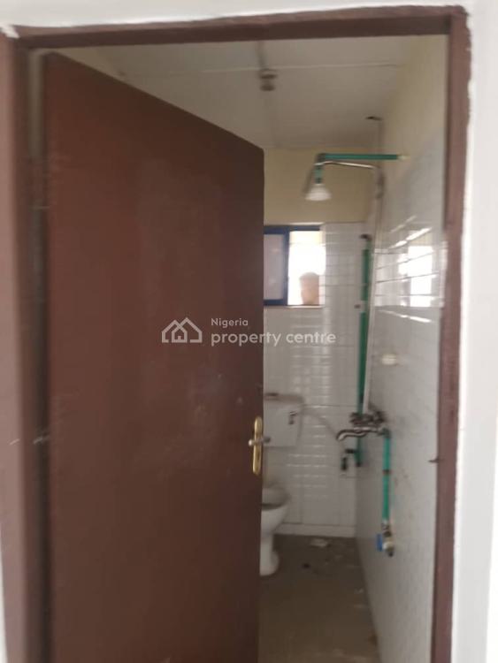 For Rent A Very Decent And Standard 3 Edrooms Flat, Obanikoro, Shomolu