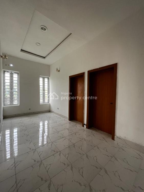 Distress 3 Bedrooms Terrace Duplex, Ikota Villa Estate,  Mega Chicken, Lekki, Lagos, Terraced Duplex for Sale