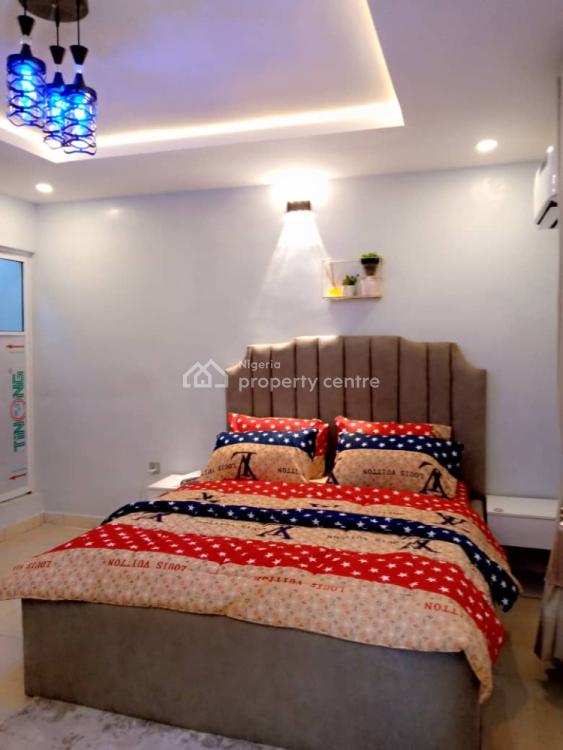 1 Bedroom Spaious Studio, Off Costom, Onike, Yaba, Lagos, Self Contain (single Rooms) Short Let