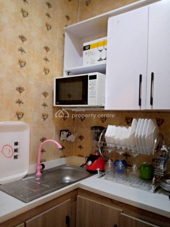 1 Bedroom Spaious Studio, Off Costom, Onike, Yaba, Lagos, Self Contain (single Rooms) Short Let