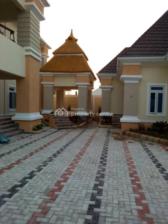 For Sale A Newly Constructed 7 Bedrooms 3 Sitting Rooms, Idoma Gra