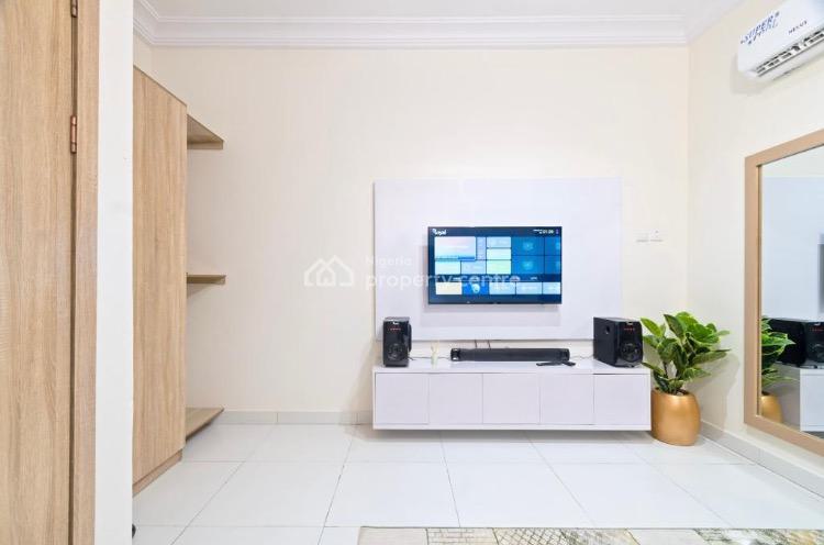 Luxury One Bedroom Apartment, Chevron, Lekki Phase 2, Lekki, Lagos, Mini Flat (room and Parlour) Short Let