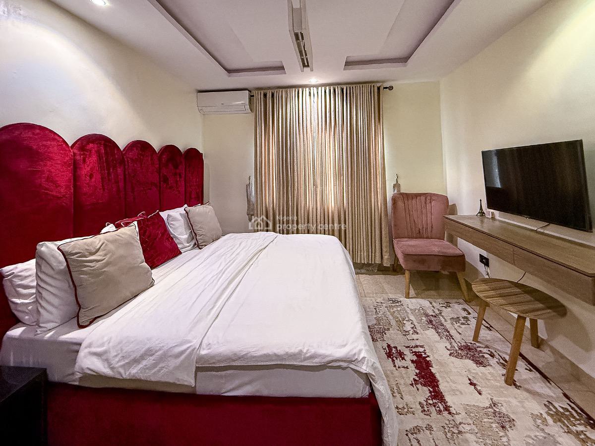 Tranquil Oasis: Luxurious 2 Bedroom Retreat, Gra Phase 2, Magodo, Lagos, Flat / Apartment Short Let