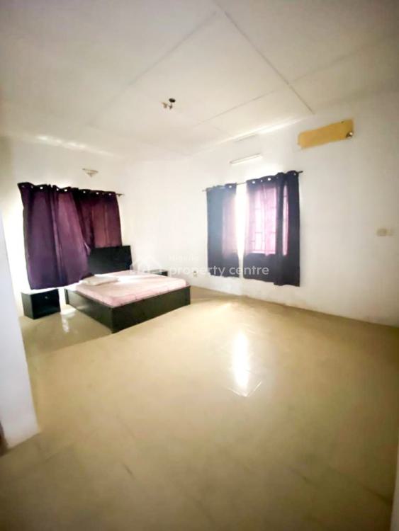 3 Bedroom Flat in an Estate, Ologolo, Lekki, Lagos, Flat / Apartment for Rent