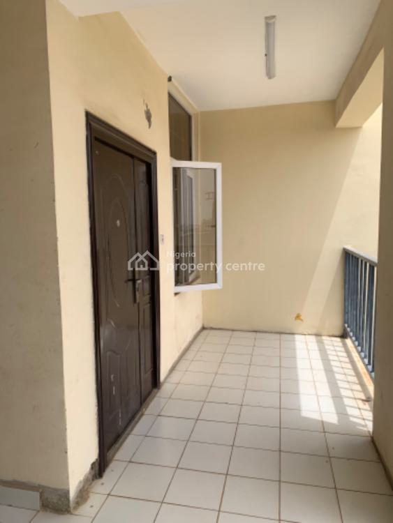 Standard 3 Bedroom Apartment on The Third Floor, Guzape District, Abuja, Flat / Apartment for Rent