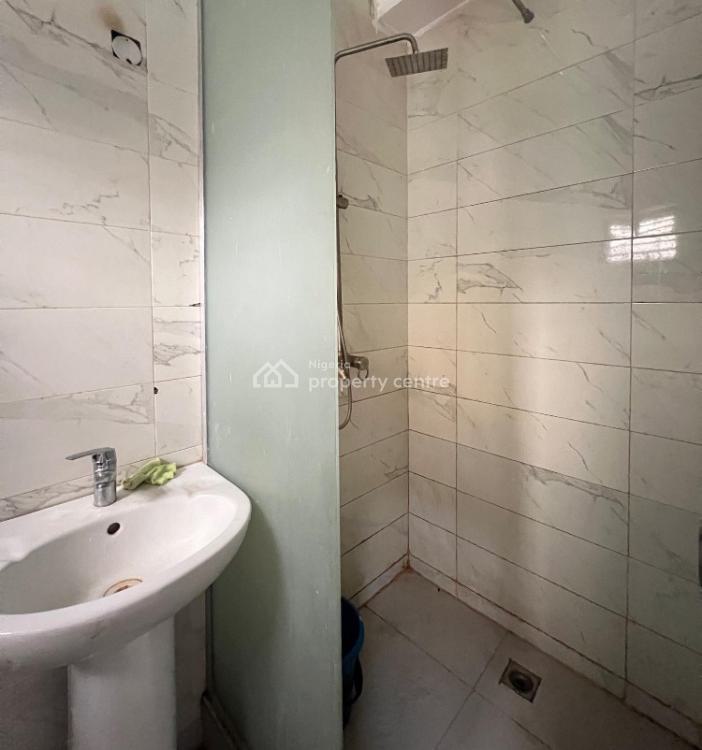 Serviced Secured 2 Bedroom Apartment,  with Swimming Pool, & Gym, Osapa, Lekki, Lagos, Flat / Apartment for Rent
