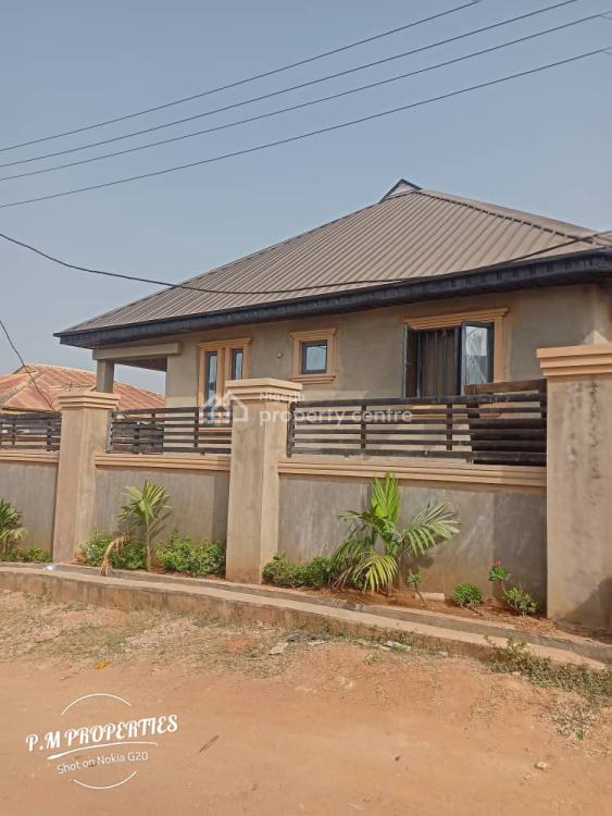 For Sale 4 Bedrooms Bungalow, Magboro, Ogun 4 Beds, 4 Baths