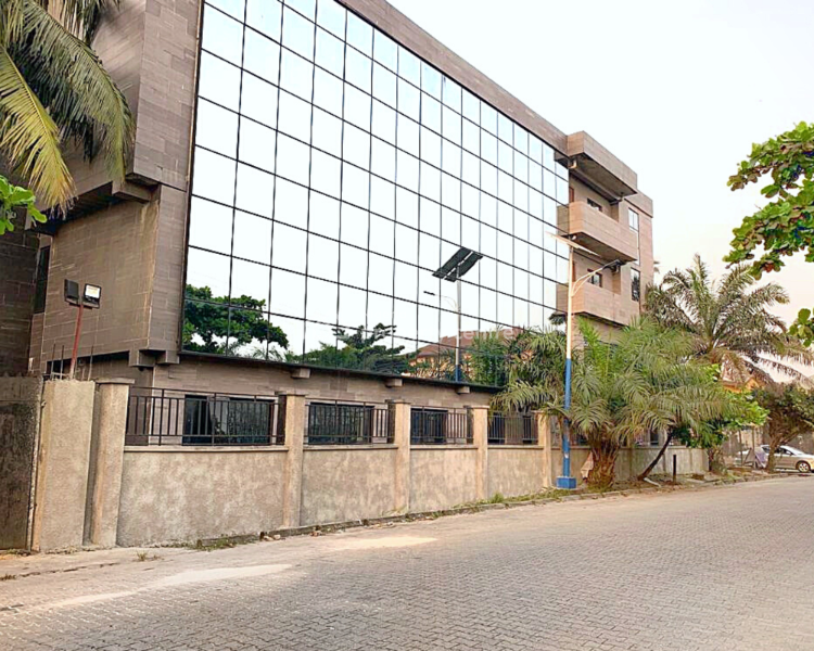 For Rent Open Plan Space In A Glass House Office Complex, GRA Phase 3