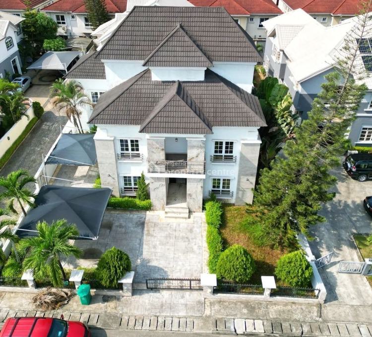 For Sale Massive 5 Bedroom Family Home, Carlton Gate Estate, Chevron