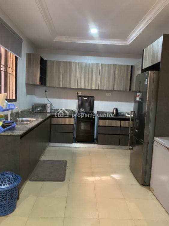 Two Bedrooms Apartment, Gra Phase 2, Magodo, Lagos, Flat / Apartment Short Let