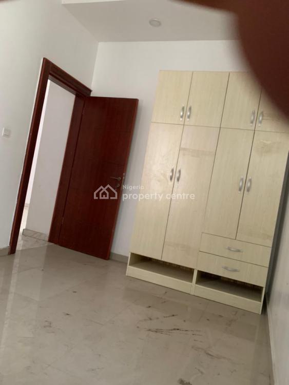 For Rent A Room In A Shared Apartment, Orchid Road, Eleganza Bustop