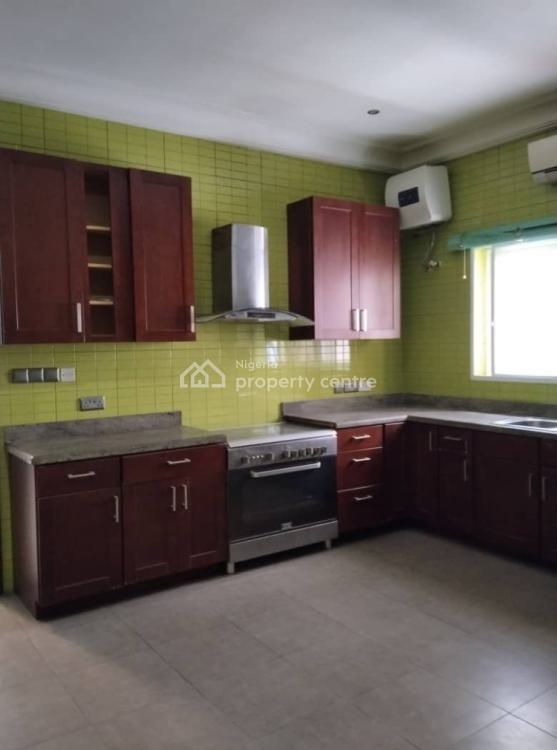 For Rent Spacious 3 Bedroom Apartment With 24/7 Electricity, Banana