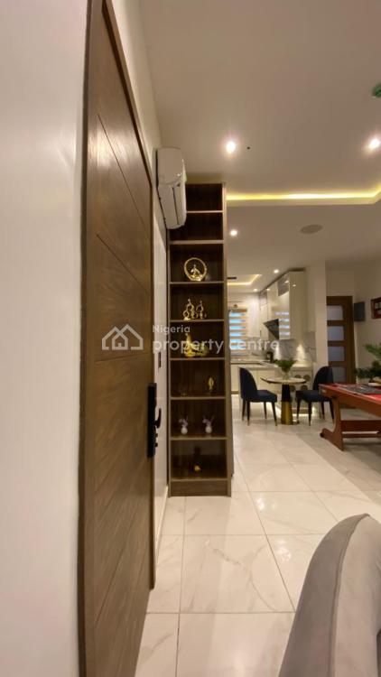 Super Luxurious 1 Bedroom with Pool and Gym, Off Admiralty Road, Lekki Phase 1, Lekki, Lagos, Mini Flat (room and Parlour) Short Let