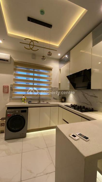 Super Luxurious 1 Bedroom with Pool and Gym, Off Admiralty Road, Lekki Phase 1, Lekki, Lagos, Mini Flat (room and Parlour) Short Let