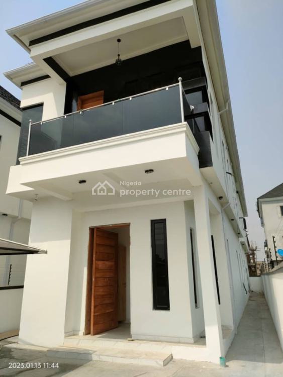 For Sale Luxury And Tastefully Finished 5 Bedroom Detached