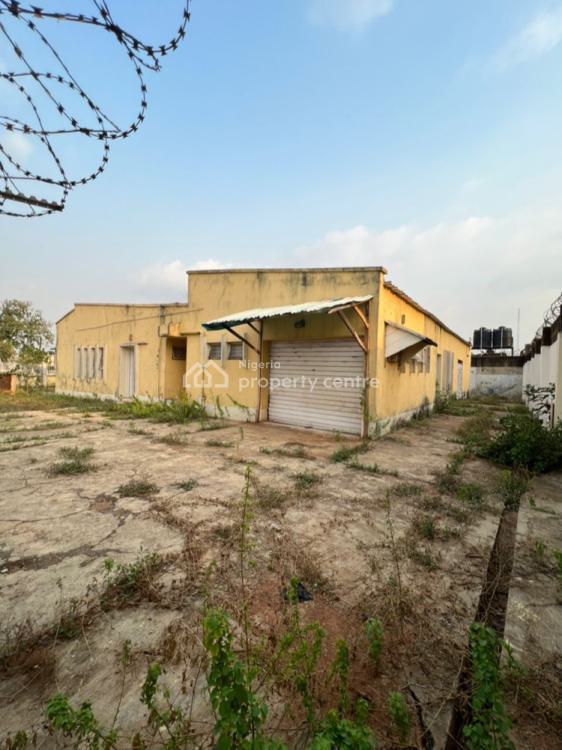 4 Bedroom Bungalow with Guest Chalet on a Corner Piece, Ayandipo Street, New Bodija, Ibadan, Oyo, Detached Bungalow for Sale