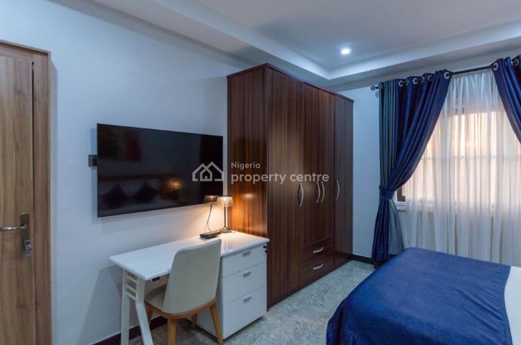 Luxury 3 Bedrooms with a Swimming Pool and Gym, Ikoyi, Lagos, Flat / Apartment Short Let