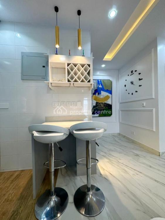 Luxury 2 Bedrooms Apartment with Gym and Swimming Pool, Lekki Phase 1, Lekki, Lagos, Flat / Apartment Short Let