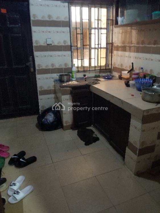 Executive 2 Bedrooms Flat, Giwa Bus-stop, Agege, Lagos, Flat / Apartment for Rent