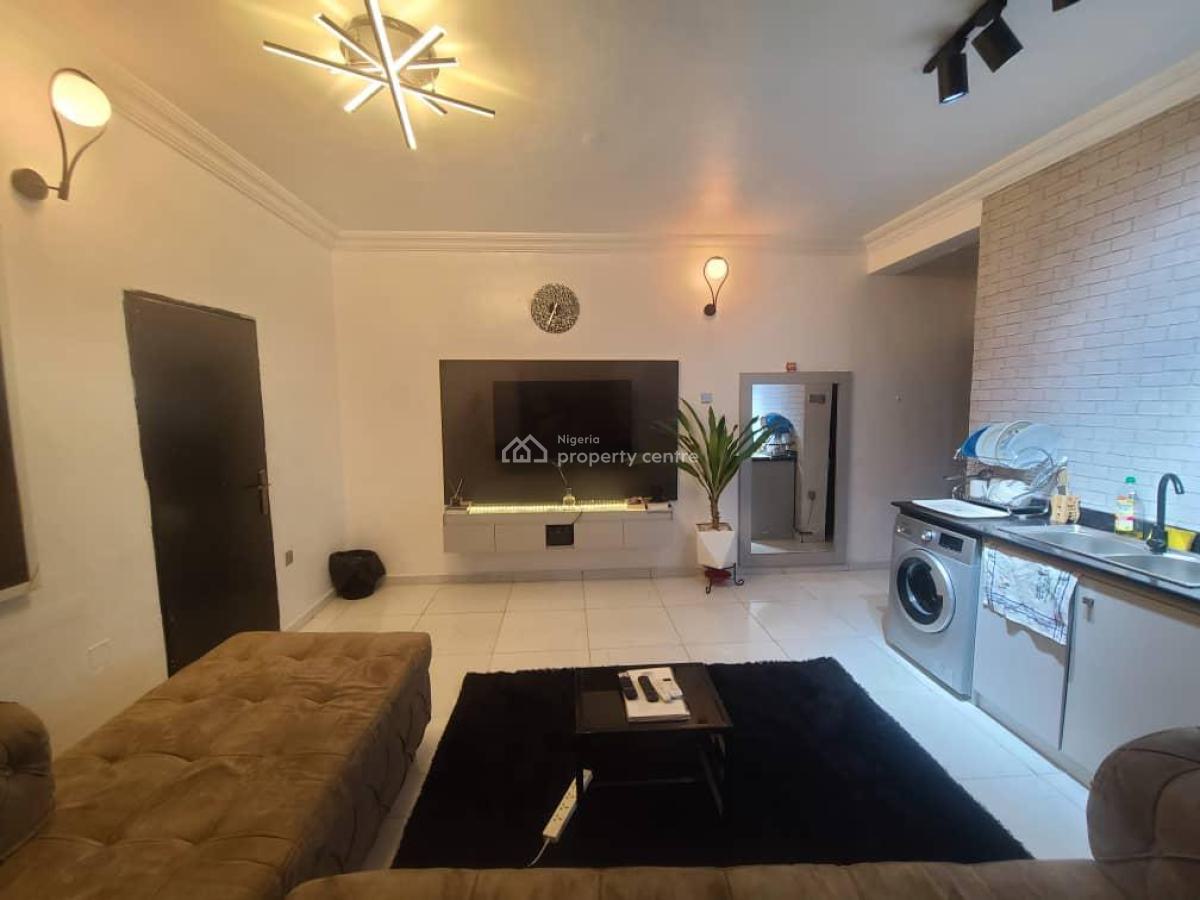 Spacious 1 Bedroom with Snooker Table, Ikeja Gra, Ikeja, Lagos, Flat / Apartment Short Let